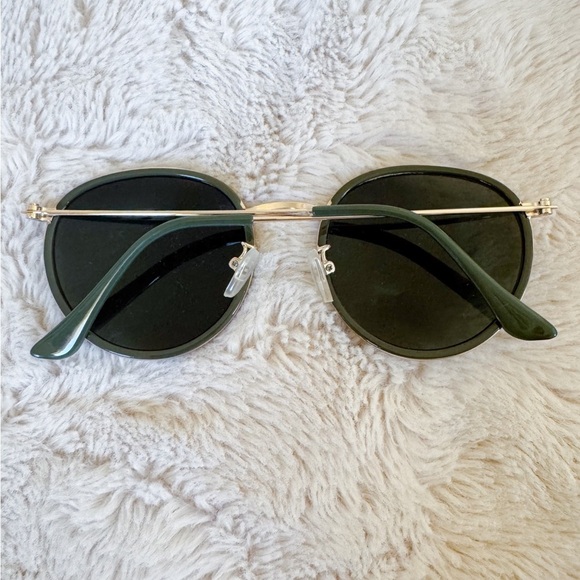 Aerie Green Sunglasses - Picture 2 of 4